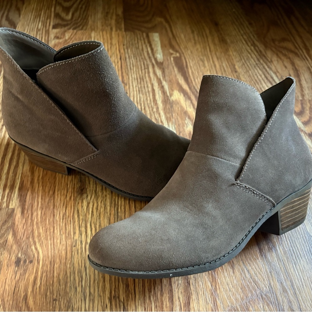 Me Too Zale Suede Ankle Booties